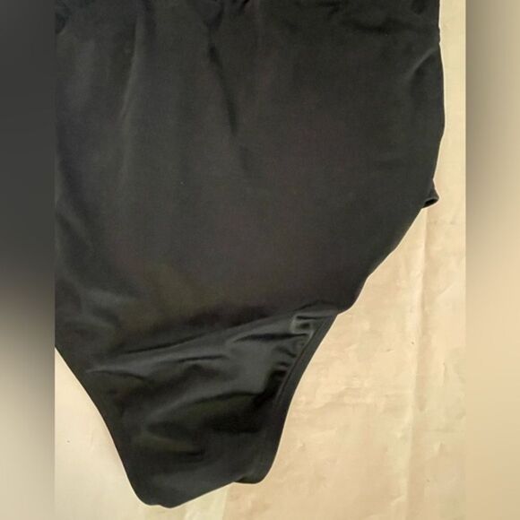 2XL Time and Tru rich black with sheer one piece v neck swim suit - Picture 14 of 14